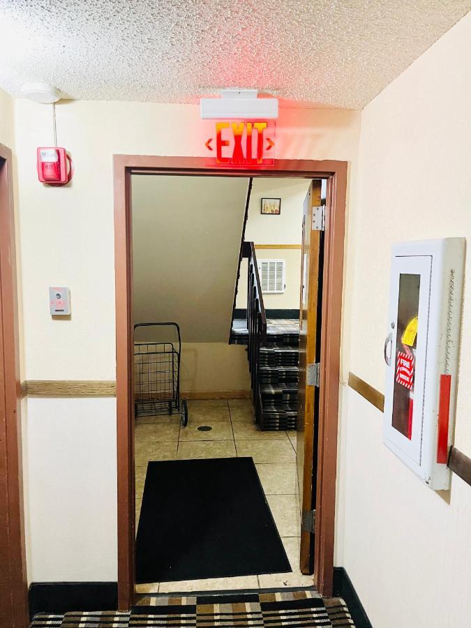 明湖速8酒店 克利尔莱克 外观 照片
