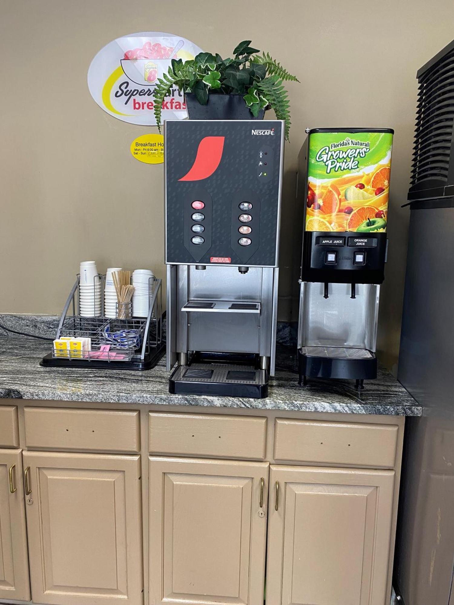 明湖速8酒店 克利尔莱克 外观 照片